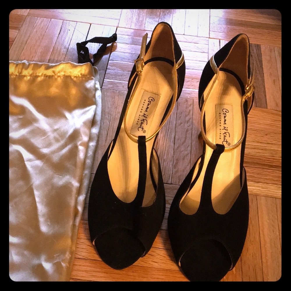 Comme il faut, size 40, like new, 4 in heels,